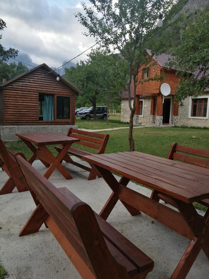 Bujtina Pllumi Theth Bed & Breakfast Luaran gambar