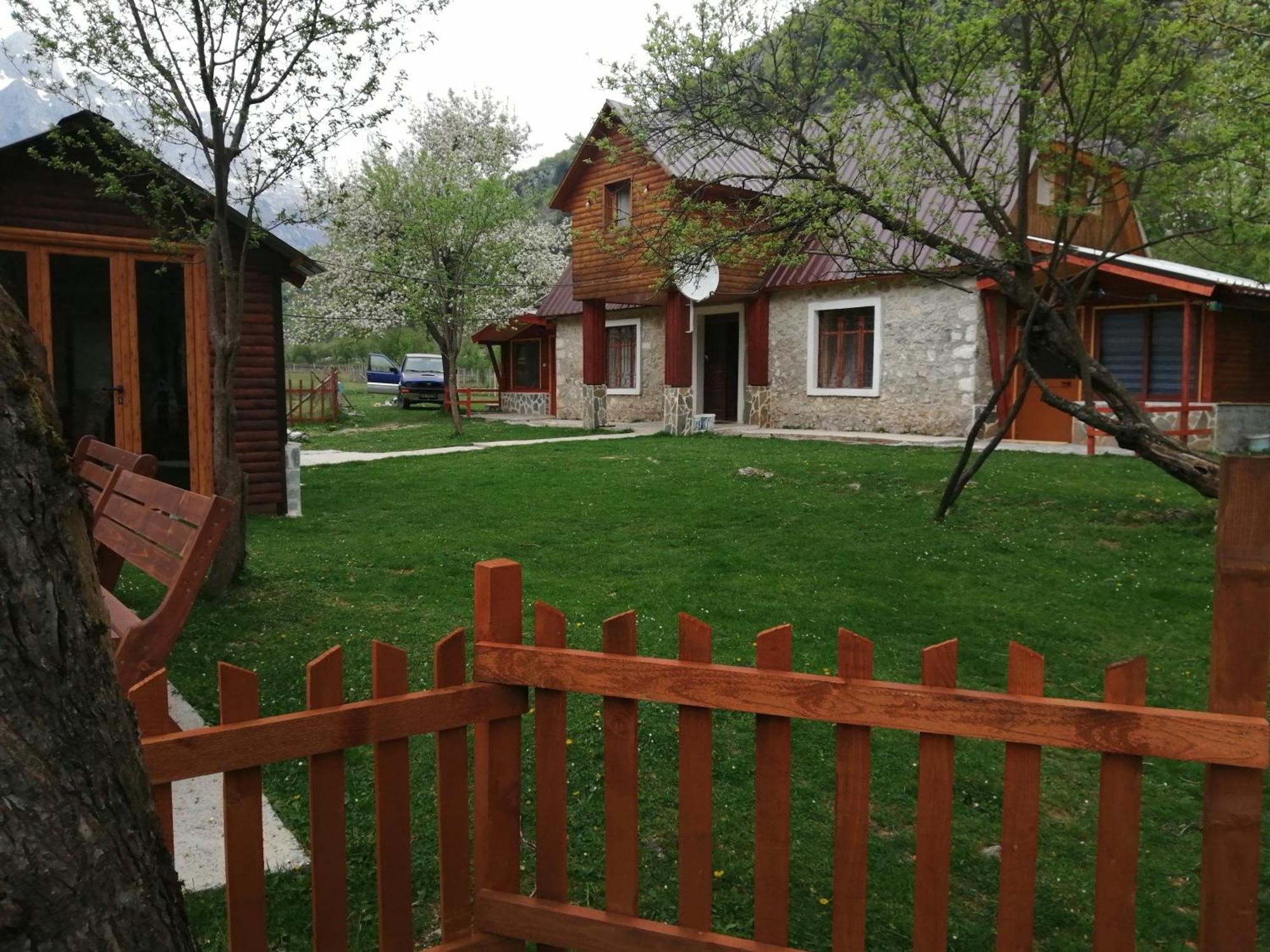Bujtina Pllumi Theth Bed & Breakfast Luaran gambar