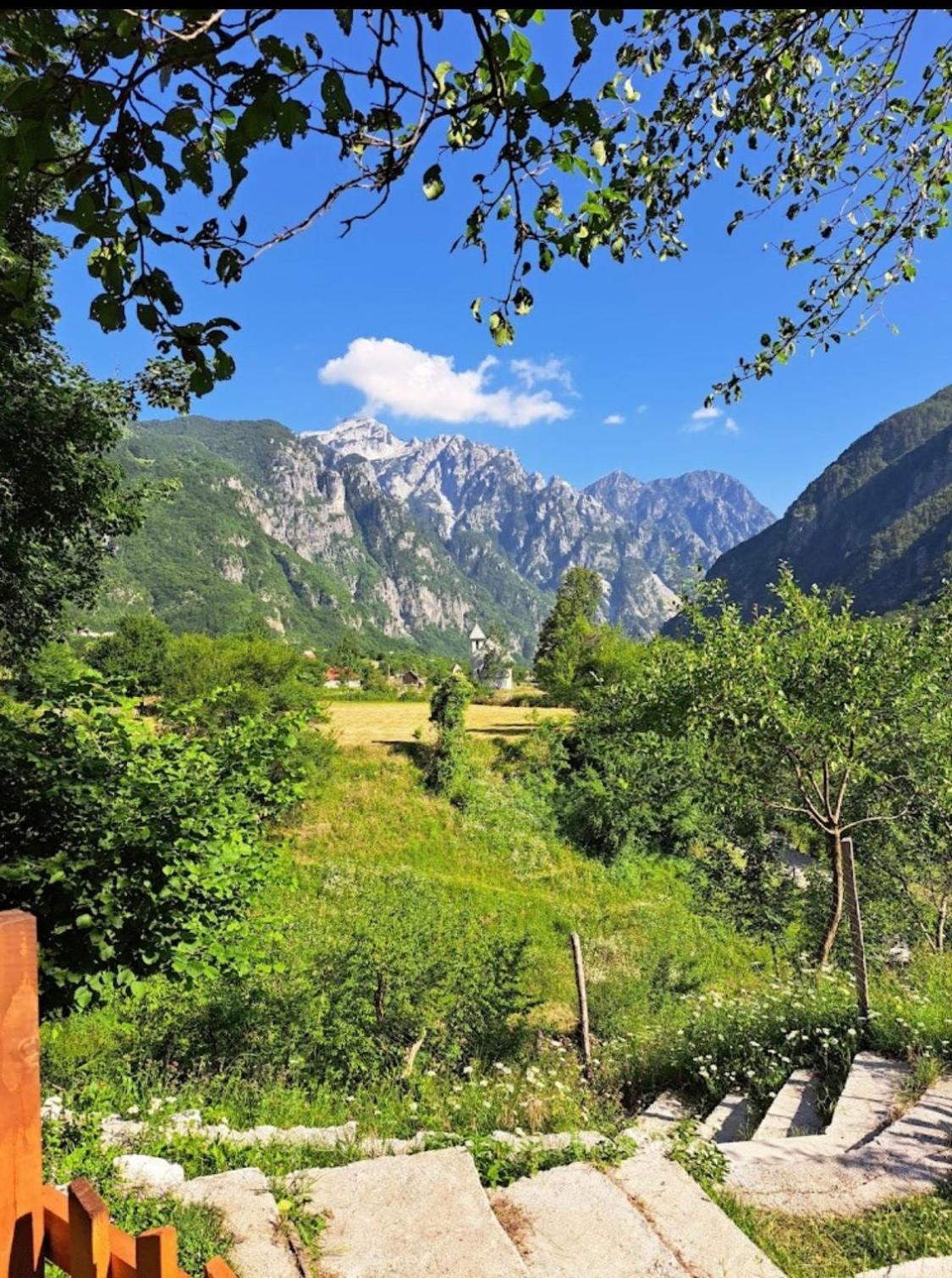 Bujtina Pllumi Theth Bed & Breakfast Luaran gambar