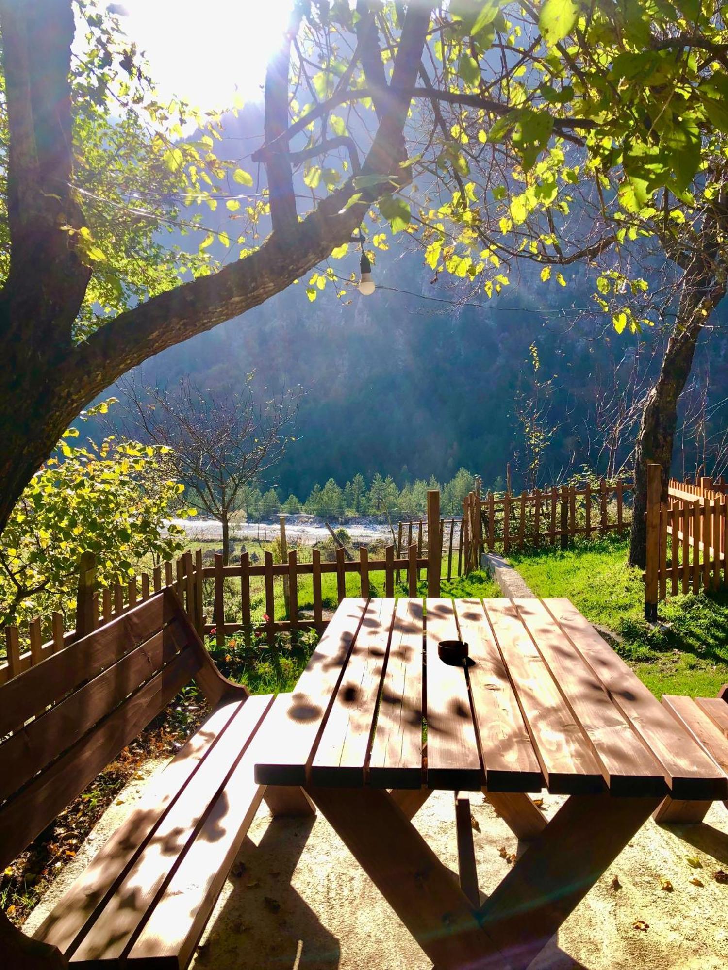 Bujtina Pllumi Theth Bed & Breakfast Luaran gambar