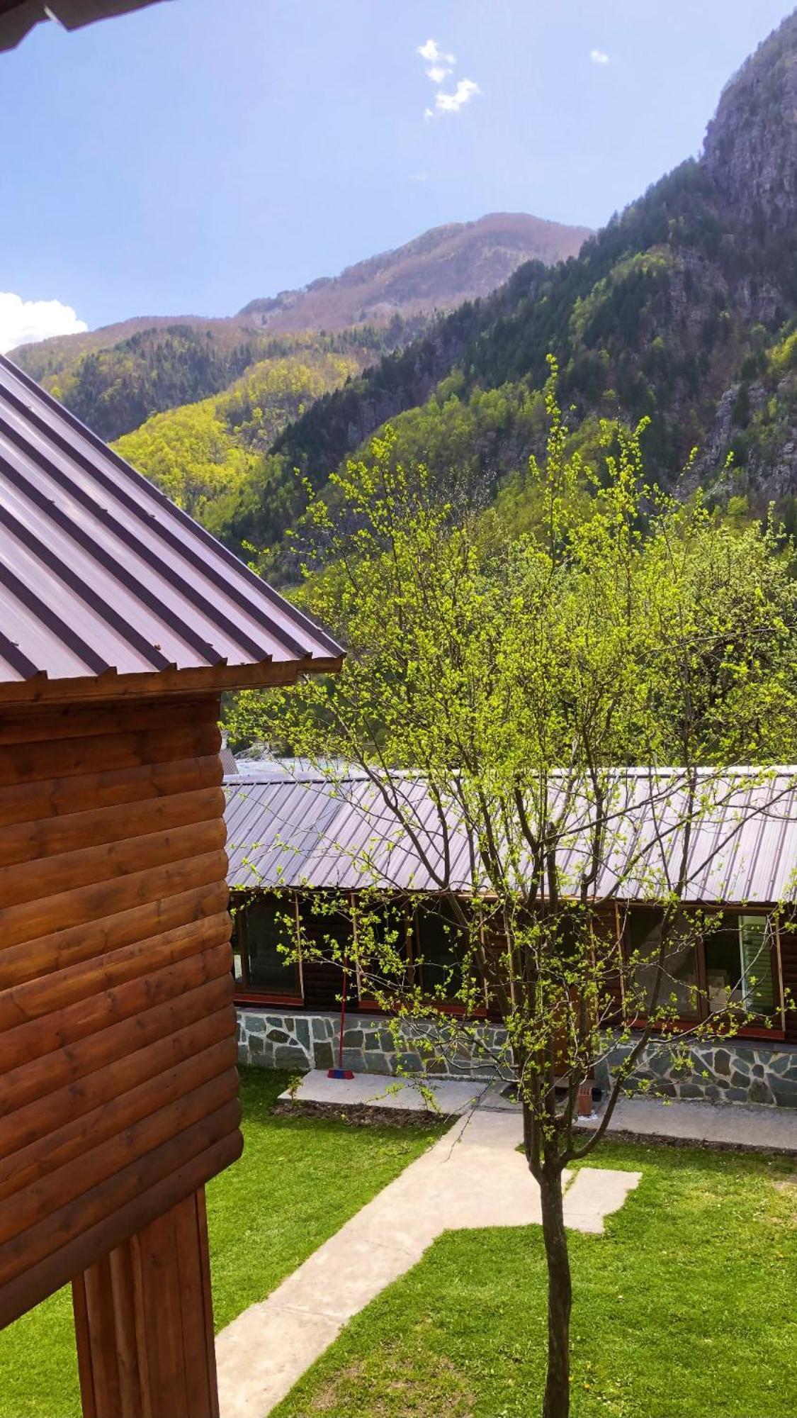 Bujtina Pllumi Theth Bed & Breakfast Luaran gambar