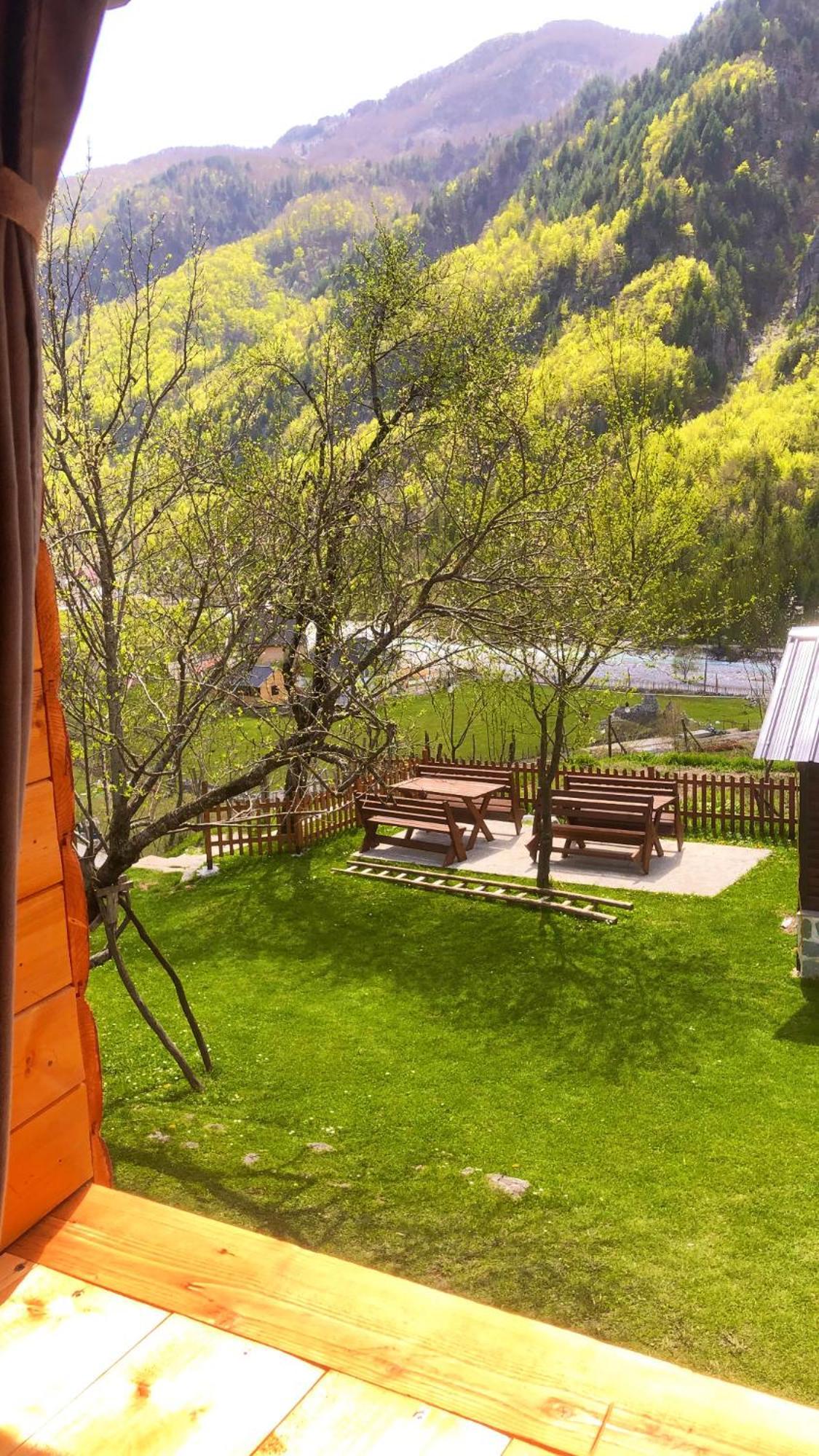 Bujtina Pllumi Theth Bed & Breakfast Luaran gambar