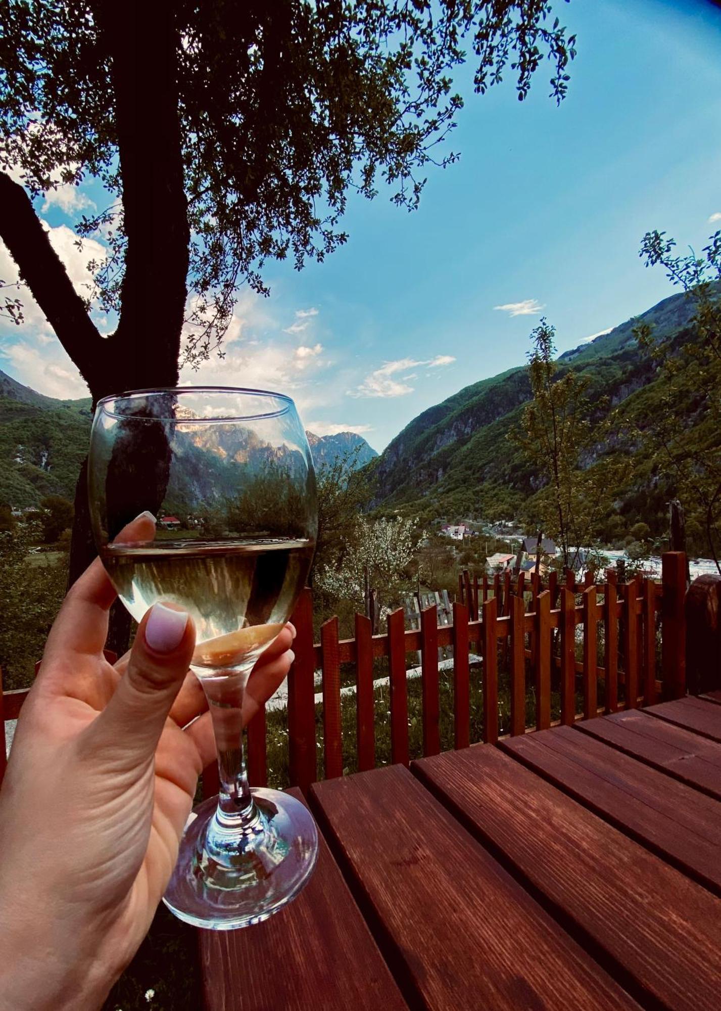 Bujtina Pllumi Theth Bed & Breakfast Luaran gambar